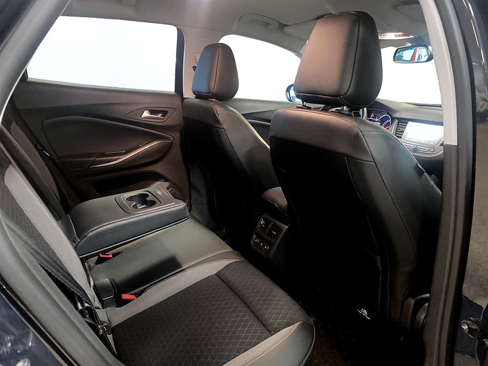 Bild på Opel Grandland X Business 1.6 Turbo 180hk Aut B-KAMERA DRAG