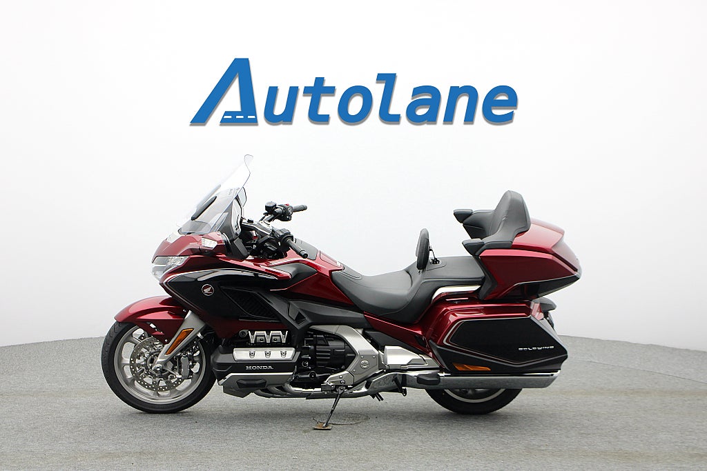 Honda GL1800DA Gold Wing DCT *Endast 1502mil! Rikligt utrustad