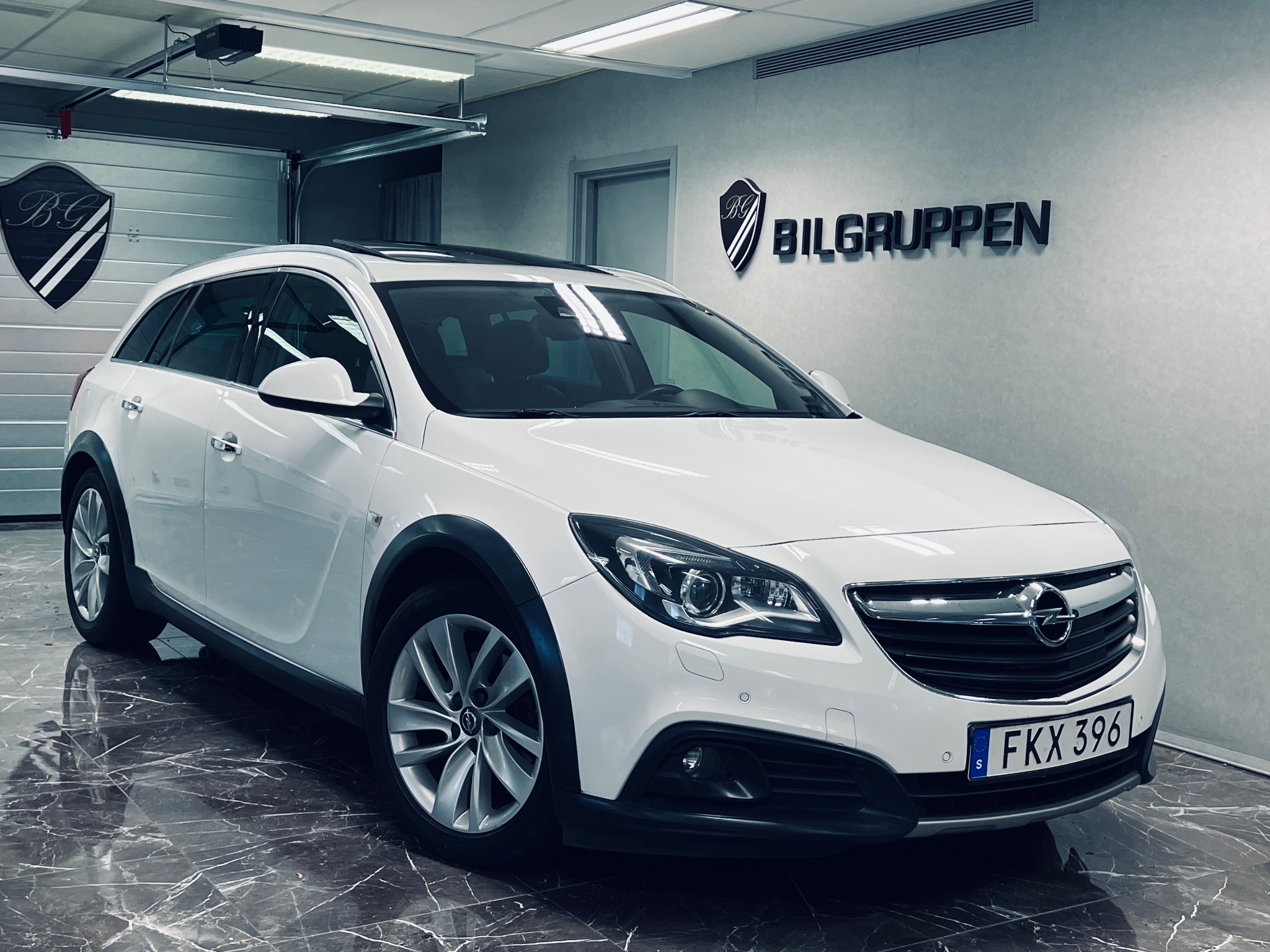 Opel Insignia Country 2.0 CDTI 4x4 2017, bild 2/55