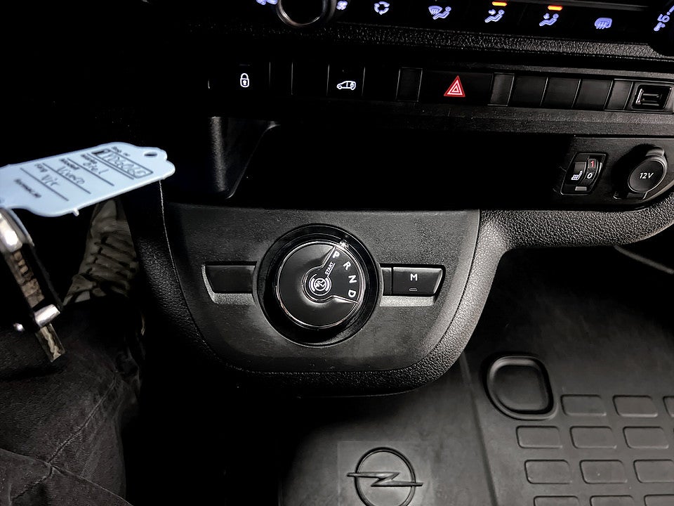 Bild på Opel Vivaro Business 2.0 BHDi 145hk Aut L3 B-KAMERA WEBASTO