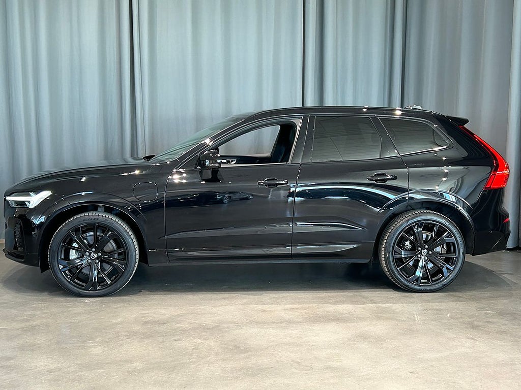 Volvo XC60 T8 Ultra Black Edition *Drag/B&W/360/V-hjul*