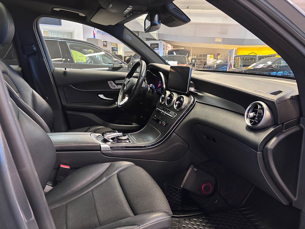 Mercedes-Benz GLC250 d 2018 - miniatyr 11