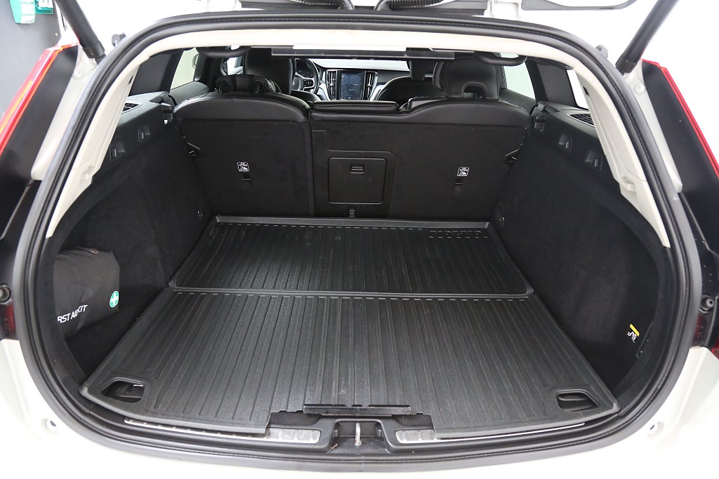 Volvo V60 Cross Country D4 190hk Adv SE ll AWD Navi Kamera Värmare Dra 2019