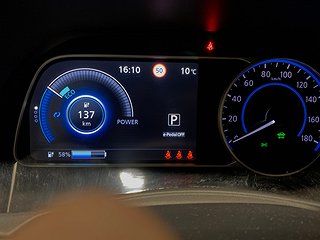 Halvkombi Nissan Leaf 12 av 20