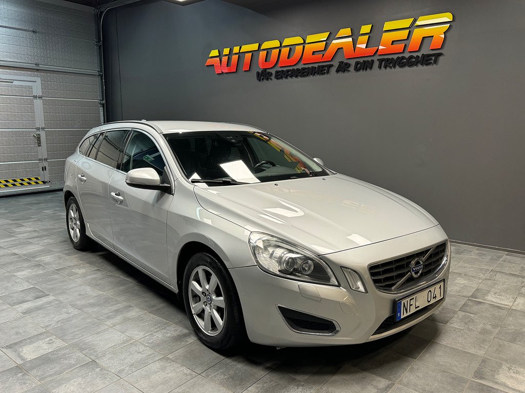 Volvo V60 T4F Powershift Momentum Euro 5 180 HK