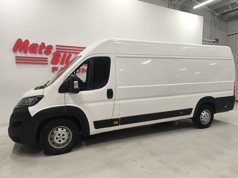 Peugeot Boxer Van 335 2,2 BlueHdi Manuell 3 Sits 165 Hk