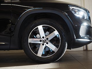 SUV Mercedes-Benz GLB 8 av 21