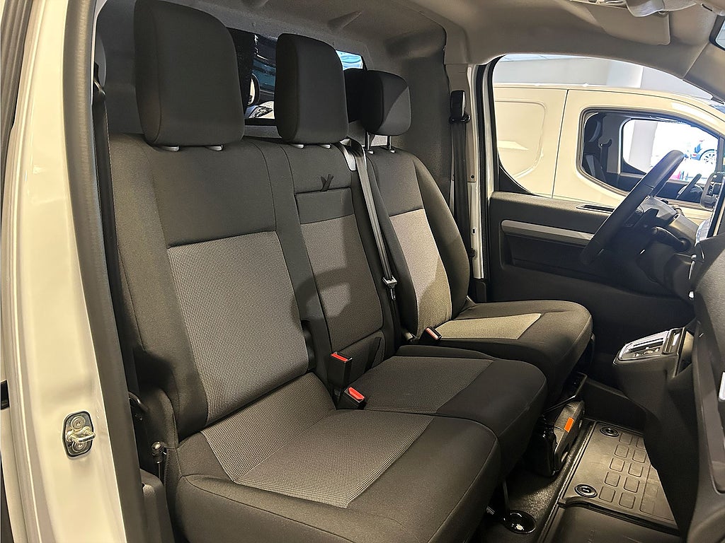 Bild på Peugeot e-Expert Plus 136hk Aut L2 - OMGÅENDE LEVERANS!