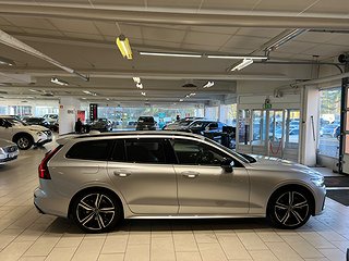Volvo V60 PLUG-IN T6 AWD R-Design Drag/B-kamera/Mvärmare/S&V