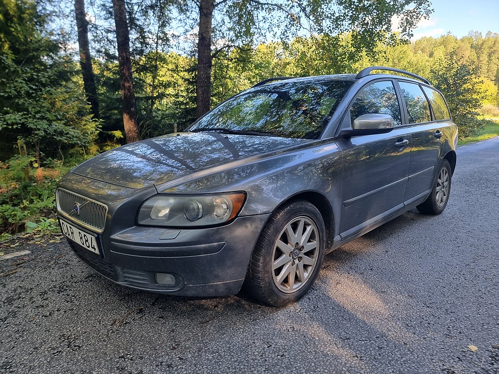 Volvo V50 Volvo V50 / D5 180hp / VÄLSERV / DRAG / AUTOMAT