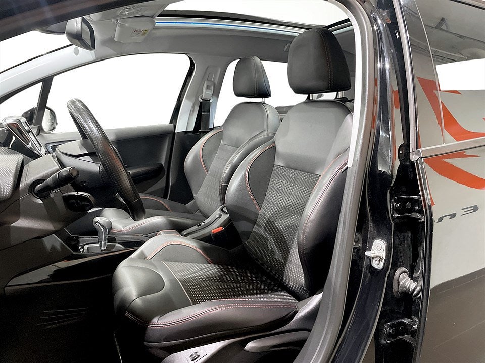 Bild på Peugeot 2008 GT 1.2 PT 110hk Aut - PANO, P-SENSORER BAK