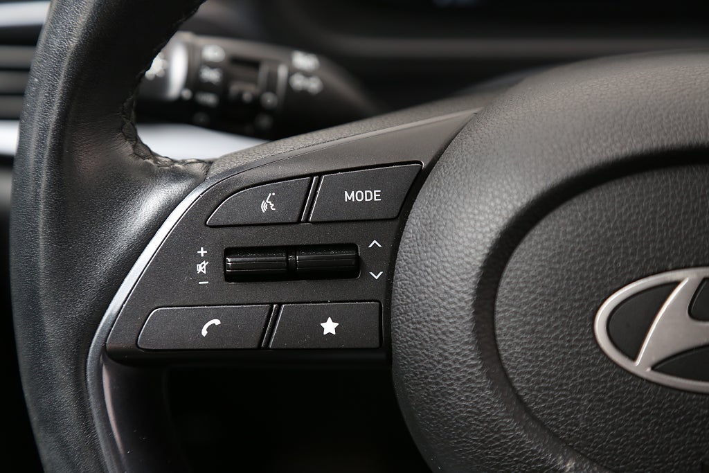 Hyundai i20 1,0 T-GDi MHEV 100hk Essential Aut CarPlay Kamera 2025