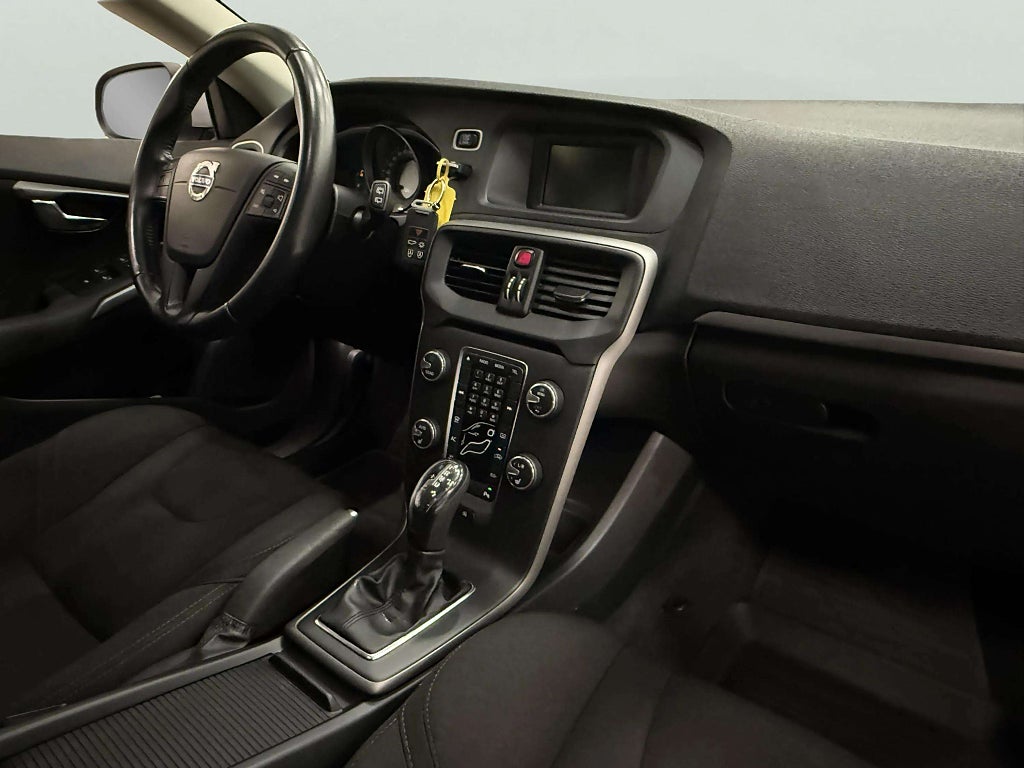 Volvo V40 D2 Geartronic Kinetic/Ny Kamrem 11600 mil 2 Ägare - miniatyr 13