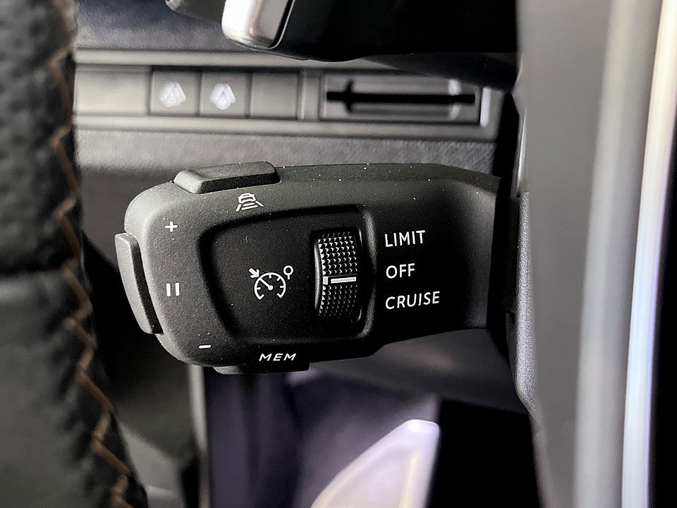 Bild på Peugeot 5008 GT 1.2 PT 130hk Aut 7-SITS B-KAMERA CARPLAY