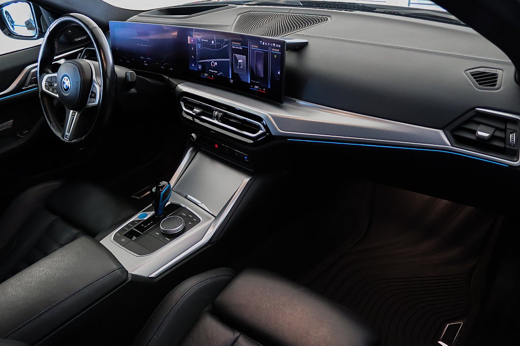 BMW i4 M50 xDrive Gran Coupé MOMS Taklucka H/K 360° HuD Läder