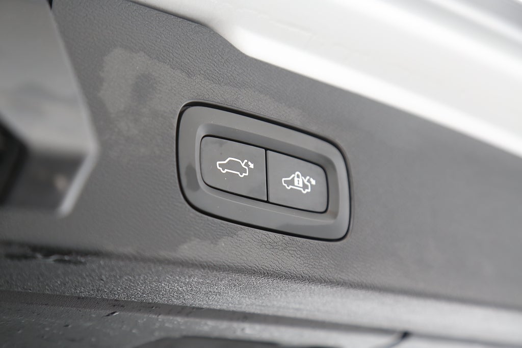 Volvo V60 T5 250hk R-Design Aut 360° Kamera I Head up I Panorama 2019