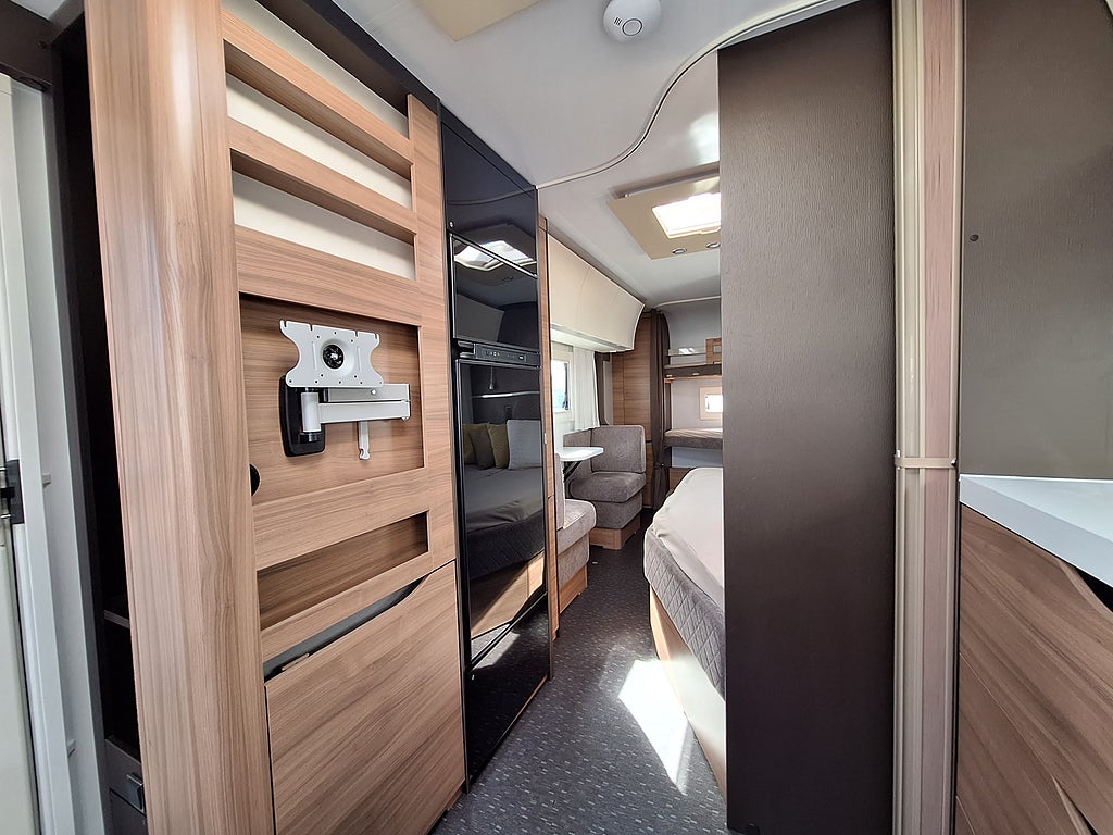 Adria Alpina 663 UK Barnkammare: 3 Bäddar