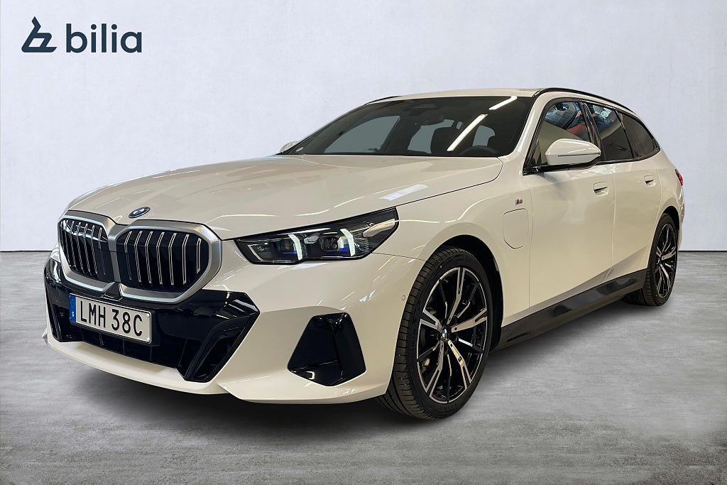 BMW 530e xDrive Touring M Sport Värmare B&W Adaptiv farth. Drag