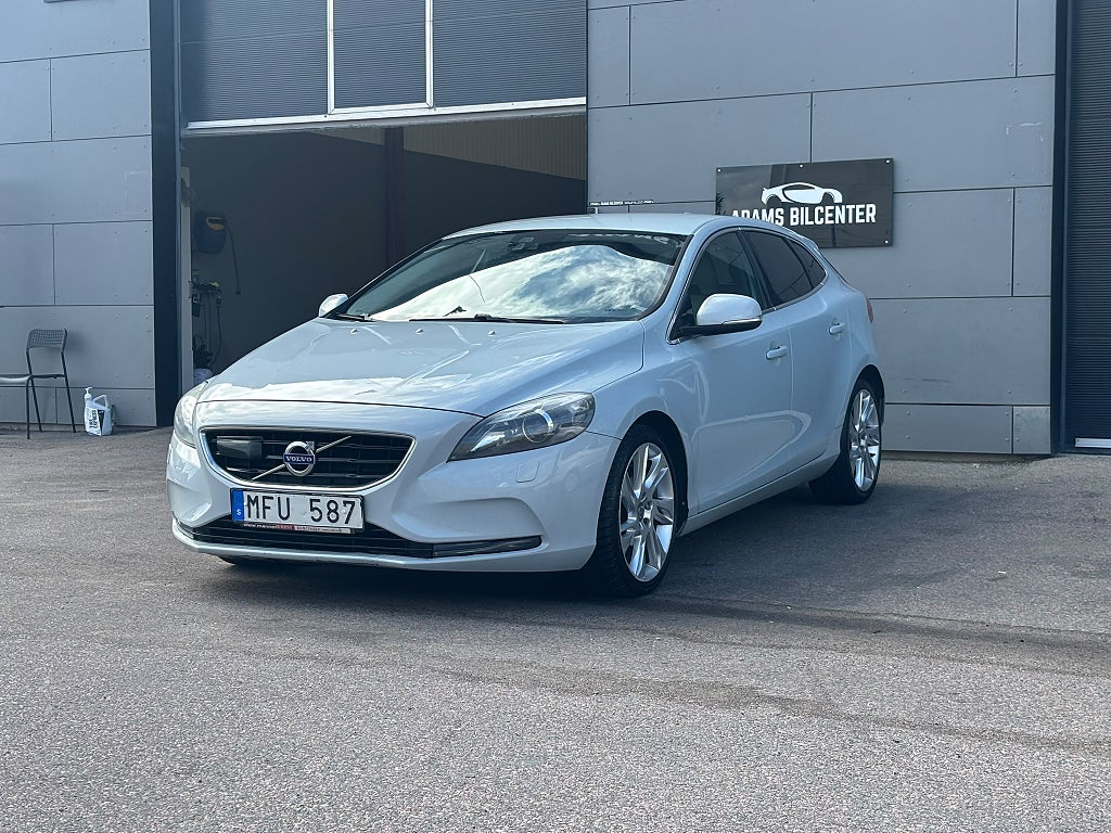 Volvo V40 D2 Momentum 