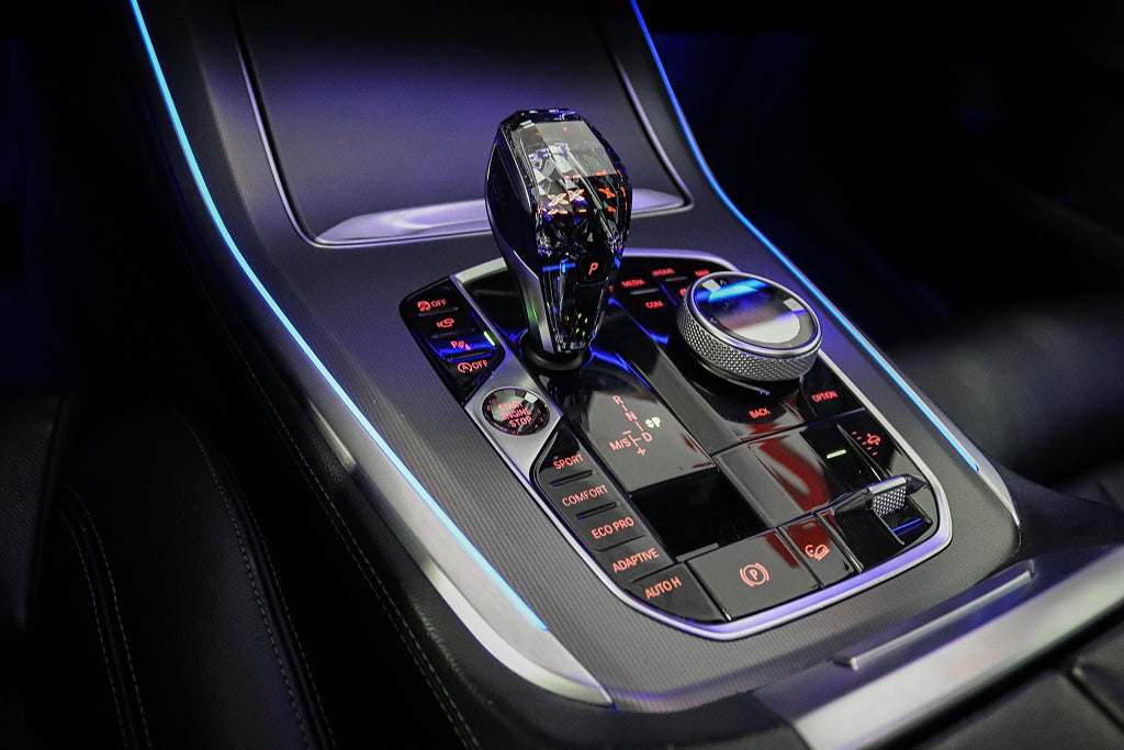 BMW X5 xDrive40i M Sport Pano HuD Värmare H/K Dragkrok MOMS