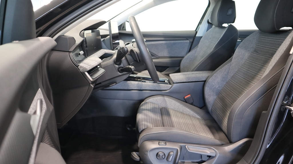 Skoda Superb 2025, bild 6/10