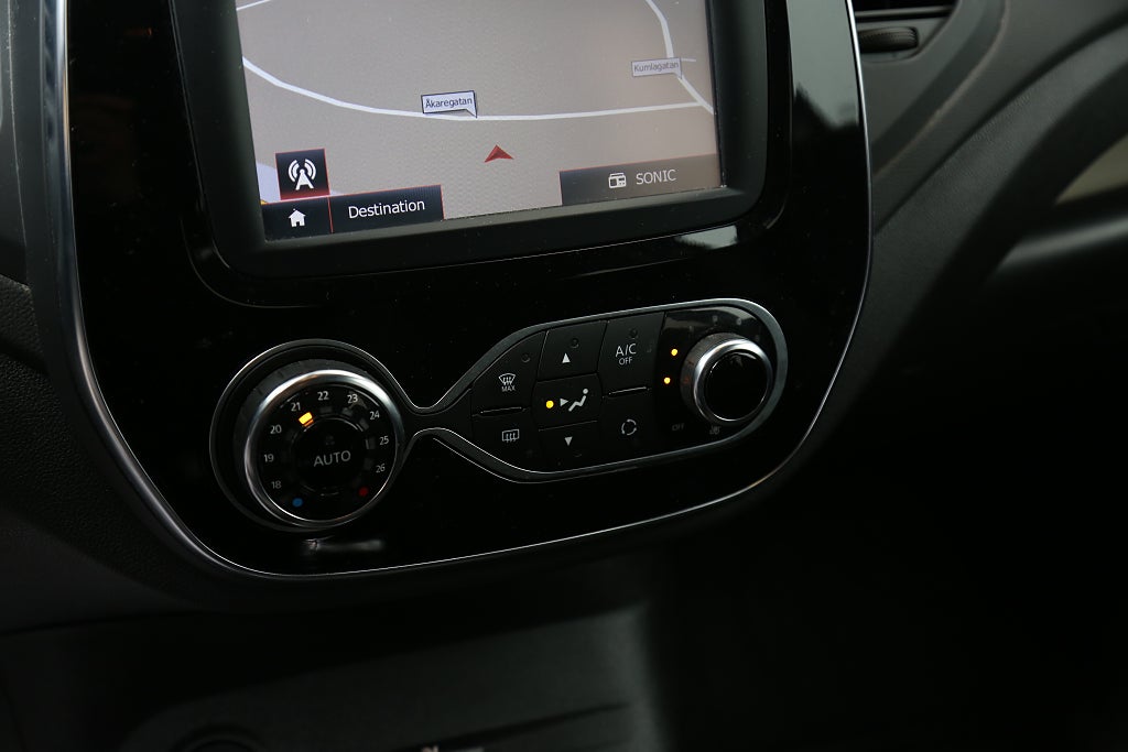 Renault Captur TCe 90hk Intens PDC Keyless Kamera Navi Dragkrok 2019