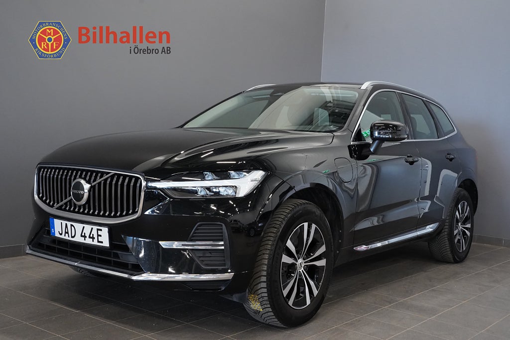 Volvo XC60 Recharge T6 AWD Core /Läder VoC Kamera Panorama Harman
