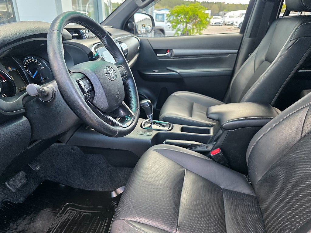 Toyota Hilux Dubbelhytt 2.8 4WD Invincible Euro 6 - bild 18