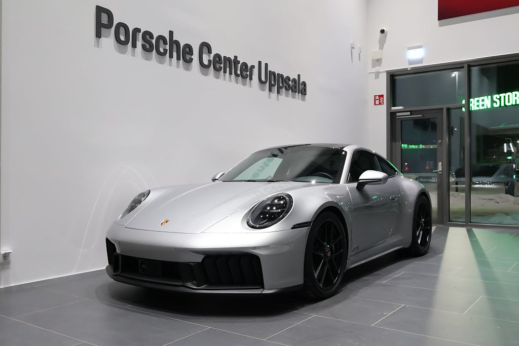 Porsche 911 Carrera 4 GTS