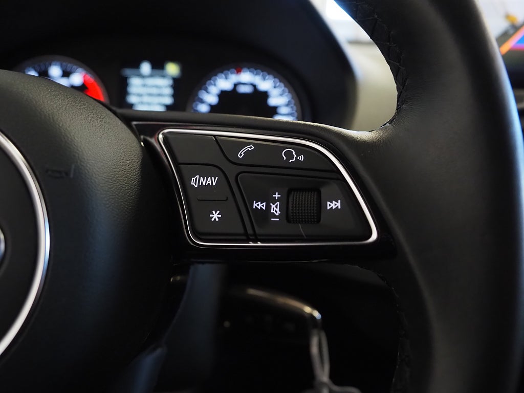 Audi Q2 35 TFSI 150hk S-Tronic | Backkamera | Låga mil | 2023