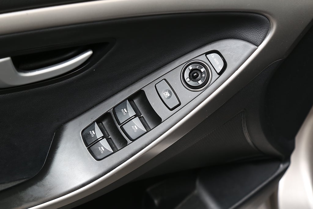 Hyundai i30 1,6 GDI 135hk Premium Kombi Kamera Keyless Navi Drag 2017