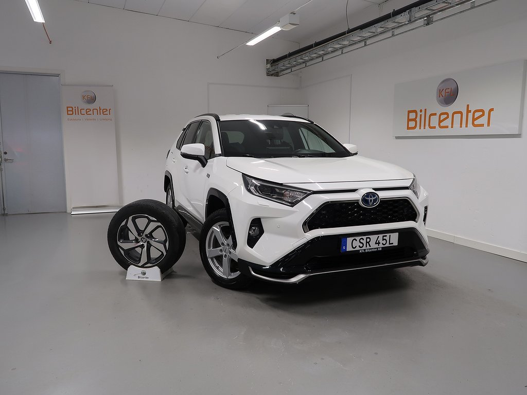 Toyota RAV4 *3,99% RÄNTA* Plug-in Hybrid X-Edition V-Däck ingår Drag-Kamera-