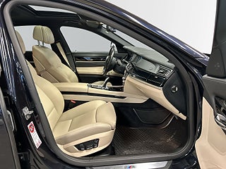 BMW 750 i xDrive Steptronic M Sport Välskött/Välutrustad/S&V-Däck