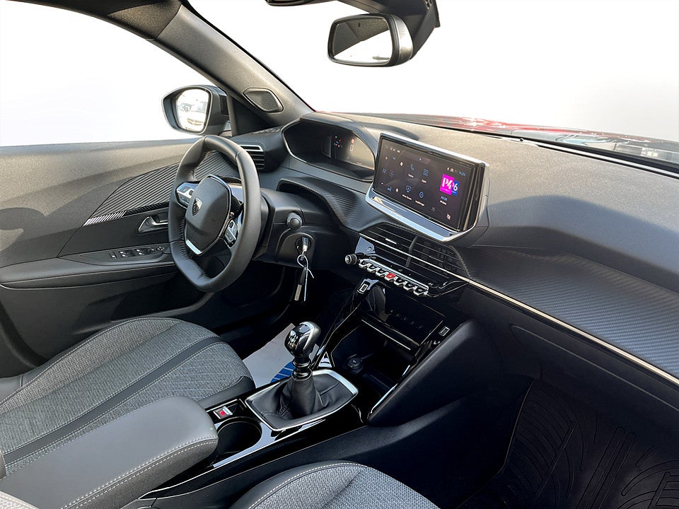 Bild på Peugeot 2008 Allure 1.2 PT 131hk B-KAMERA CARPLAY