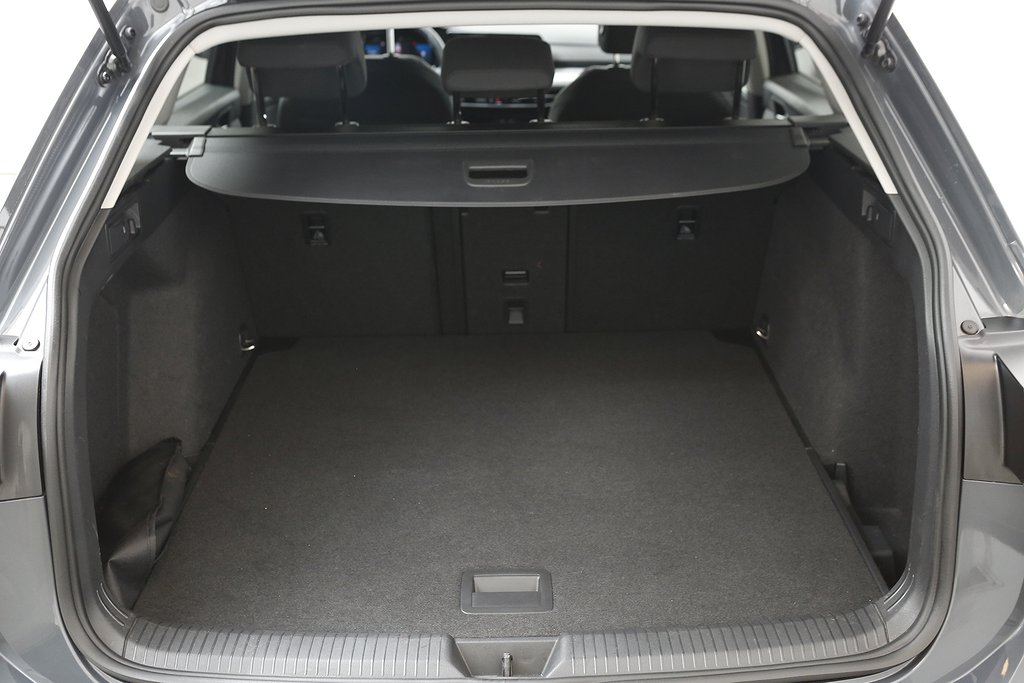 Volkswagen Golf Sportscombi 1,5 eTSI ACT OPF Aut Dragkrok 2023