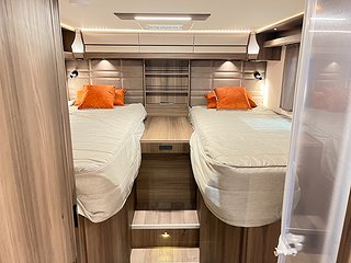 Husbil-halvintegrerad Kabe Travel Master Royal X 780 LGB 21 av 32