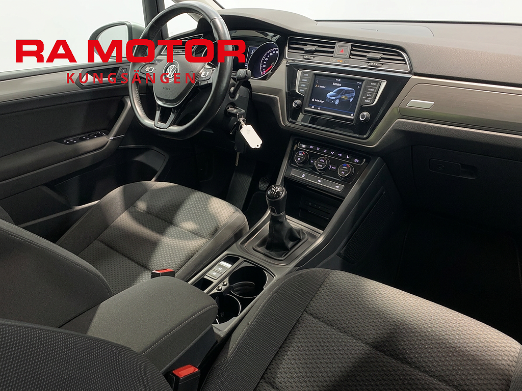 Volkswagen Touran 1.4 TSI, 150hk | Drag | Kamera | 7-sits | Värmare 2017