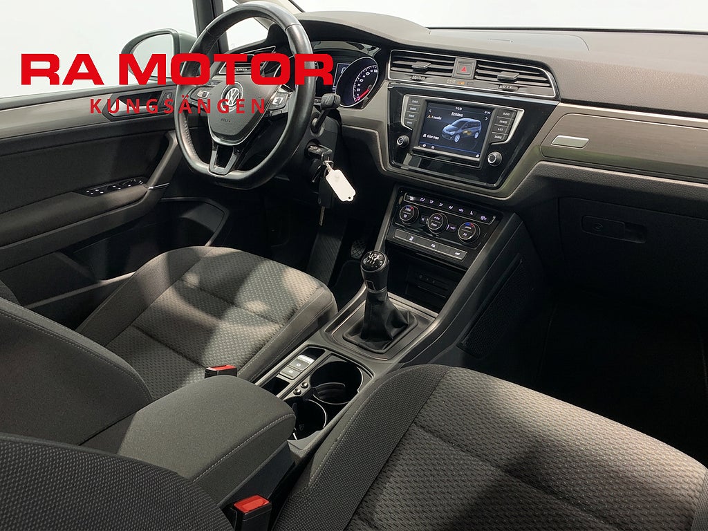 Volkswagen Touran 1.4 TSI, 150hk | Drag | Kamera | 7-sits | Värmare
