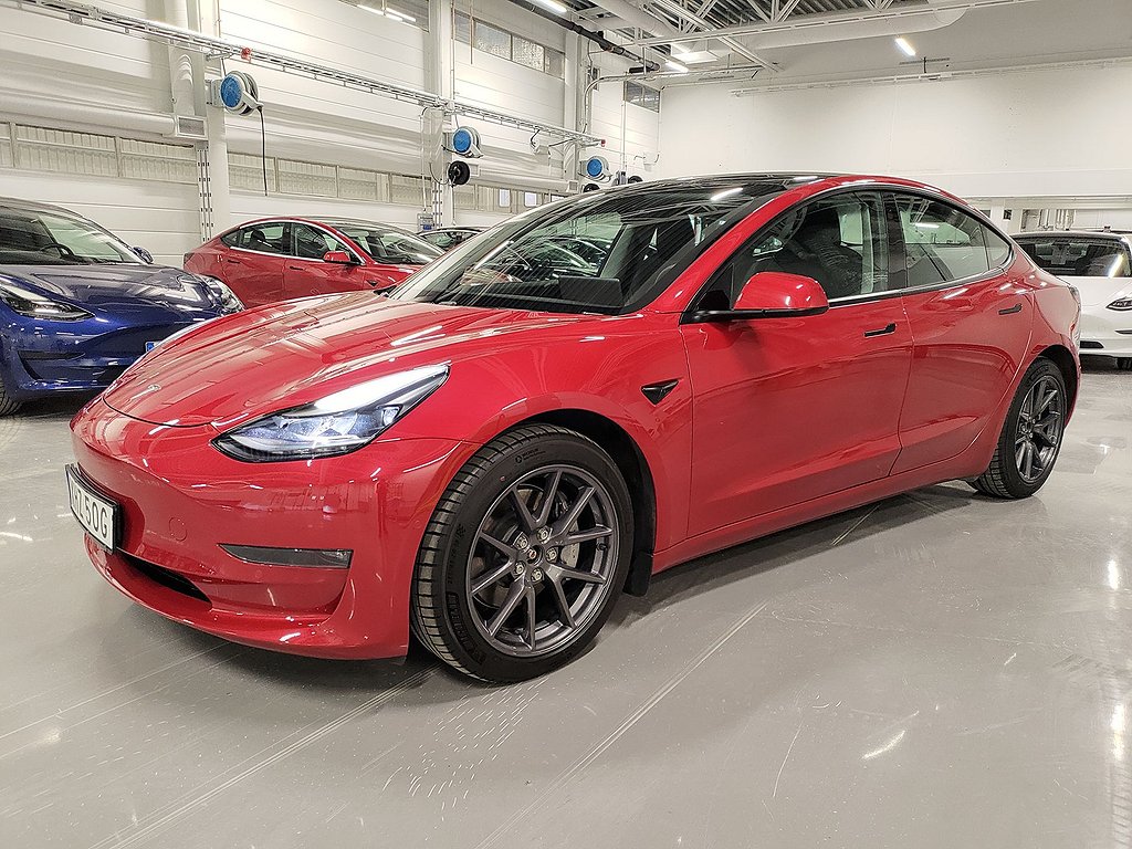 Tesla Model 3 Long Range AWD moms 1 års garanti v-hjul 5,74%