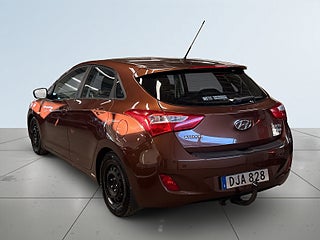 Hyundai i30 1.6 CRDi Select S&V-däck/Dragkrok/Motorvärmare – bild 5