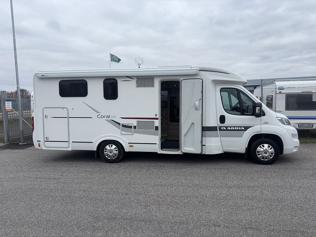 Adria Coral 690 SC Queenbed