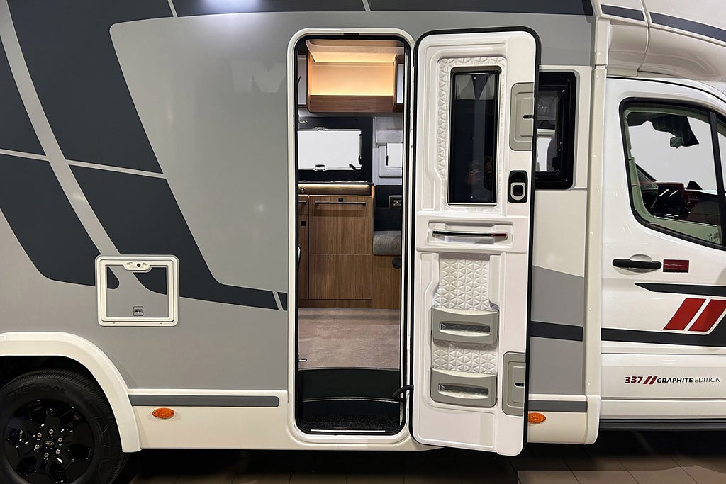 CHALLENGER 337 Graphite Edition 165hk AUTOMAT Face-To-Face Långbäddar 2027 - miniatyr 4