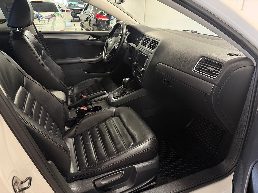 Volkswagen Jetta 2012 - miniatyr 5