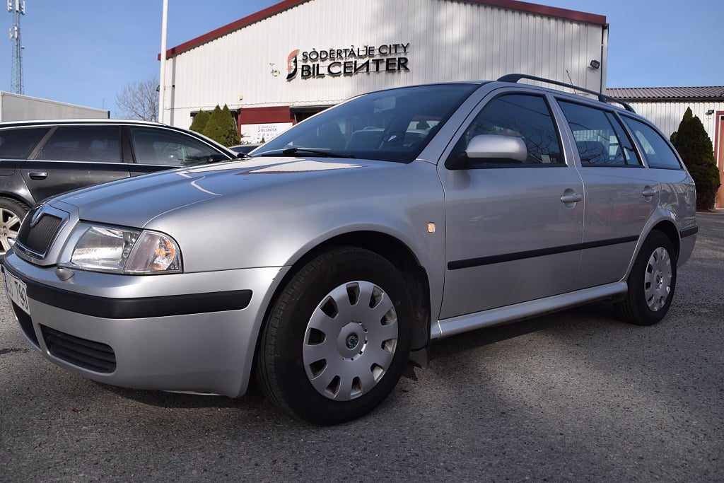 Skoda Octavia Tour Kombi 1.6 MPI Euro 4 12500MIL 