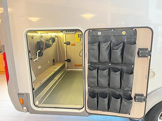 Husbil-integrerad Adria SUPER SONIC I 701 SL 6 av 19