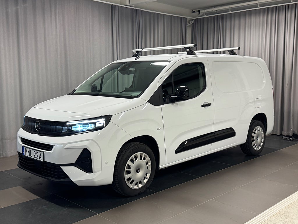 Opel Combo  L2 Elite 1.5 BlueHDi 130hk AUT, Värmare, Drag, Moms