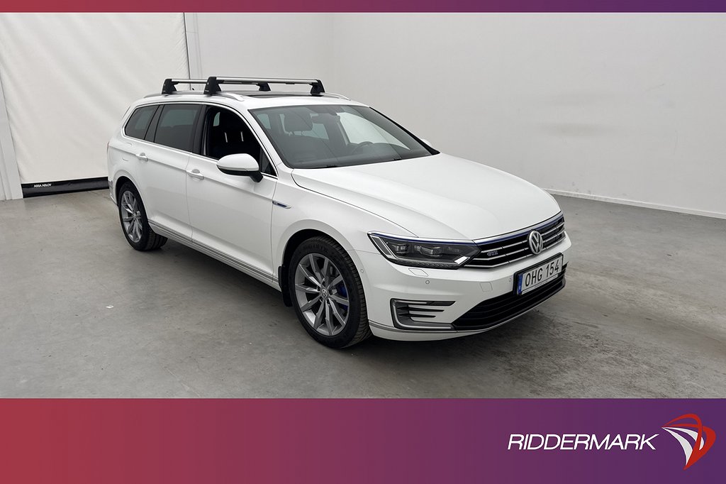 Volkswagen Passat GTE Executive Pano Skinn Kamera Drag