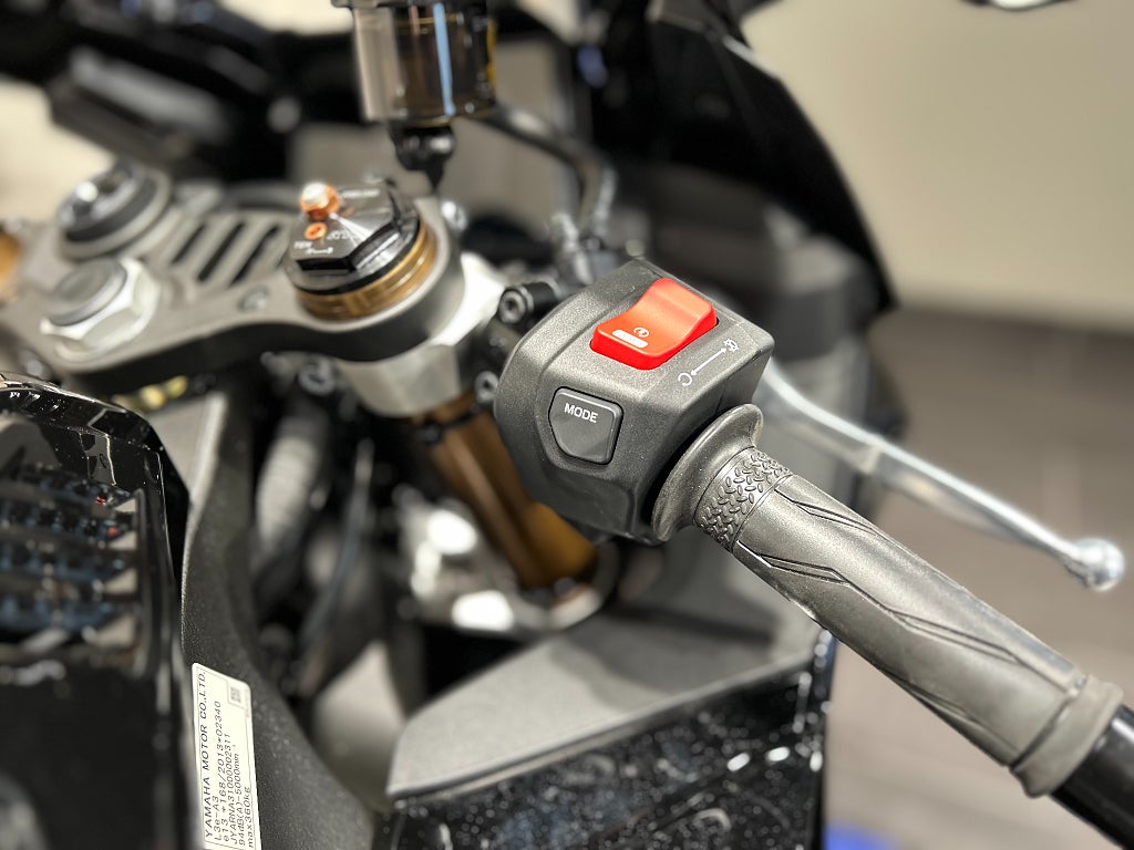 Yamaha R9 / Ny 2026 / Tech Black / Snart omgående leverans!