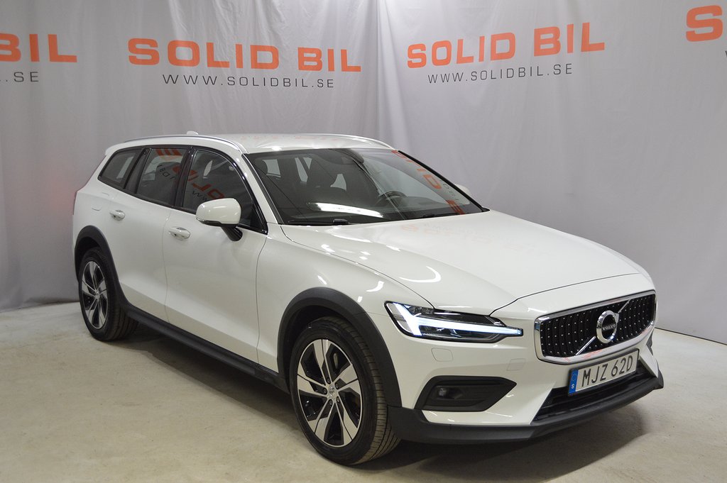 Volvo V60 Cross Country B4 AWD Momentum Aut H&K Drag Värmare