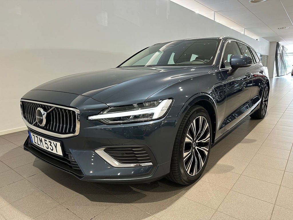 Volvo V60 T6 Core Bright / Dragkrok / Navigation / Backka...
